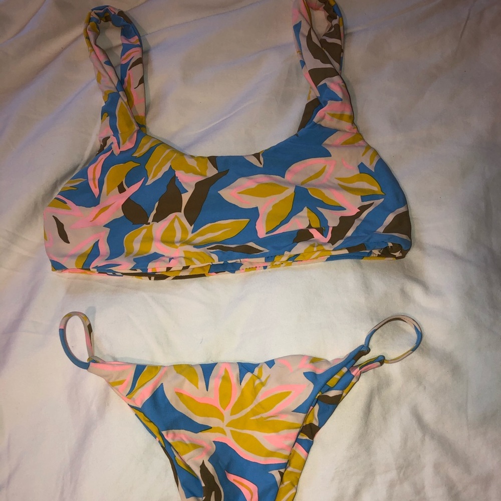 cbright floral print volcom bikini!
